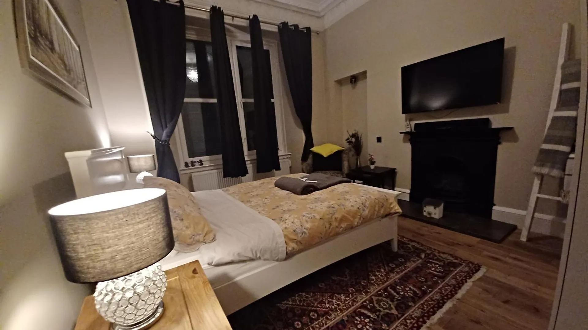 Murrayfield Spacious 2-Bedroom Apartment Edinburgh