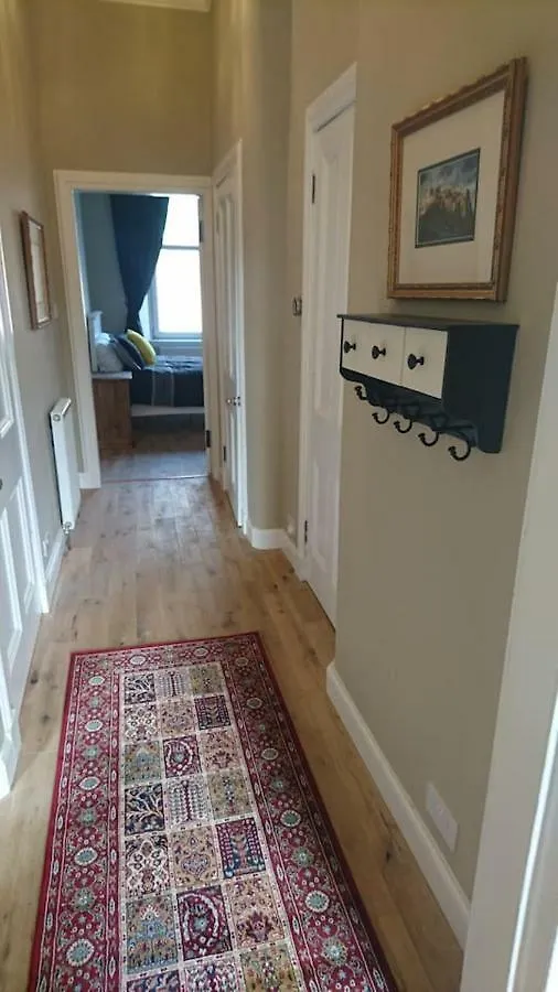 Murrayfield Spacious 2-Bedroom Apartment Edinburgh