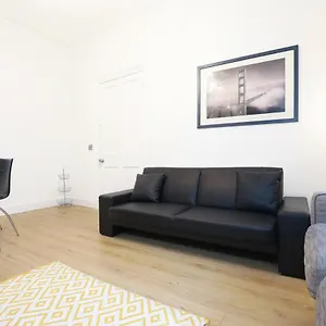Stunning Modern 3 Bedroom Edinburgh